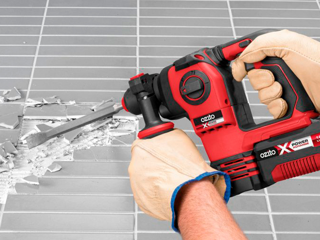 Working with a hammer drill driver